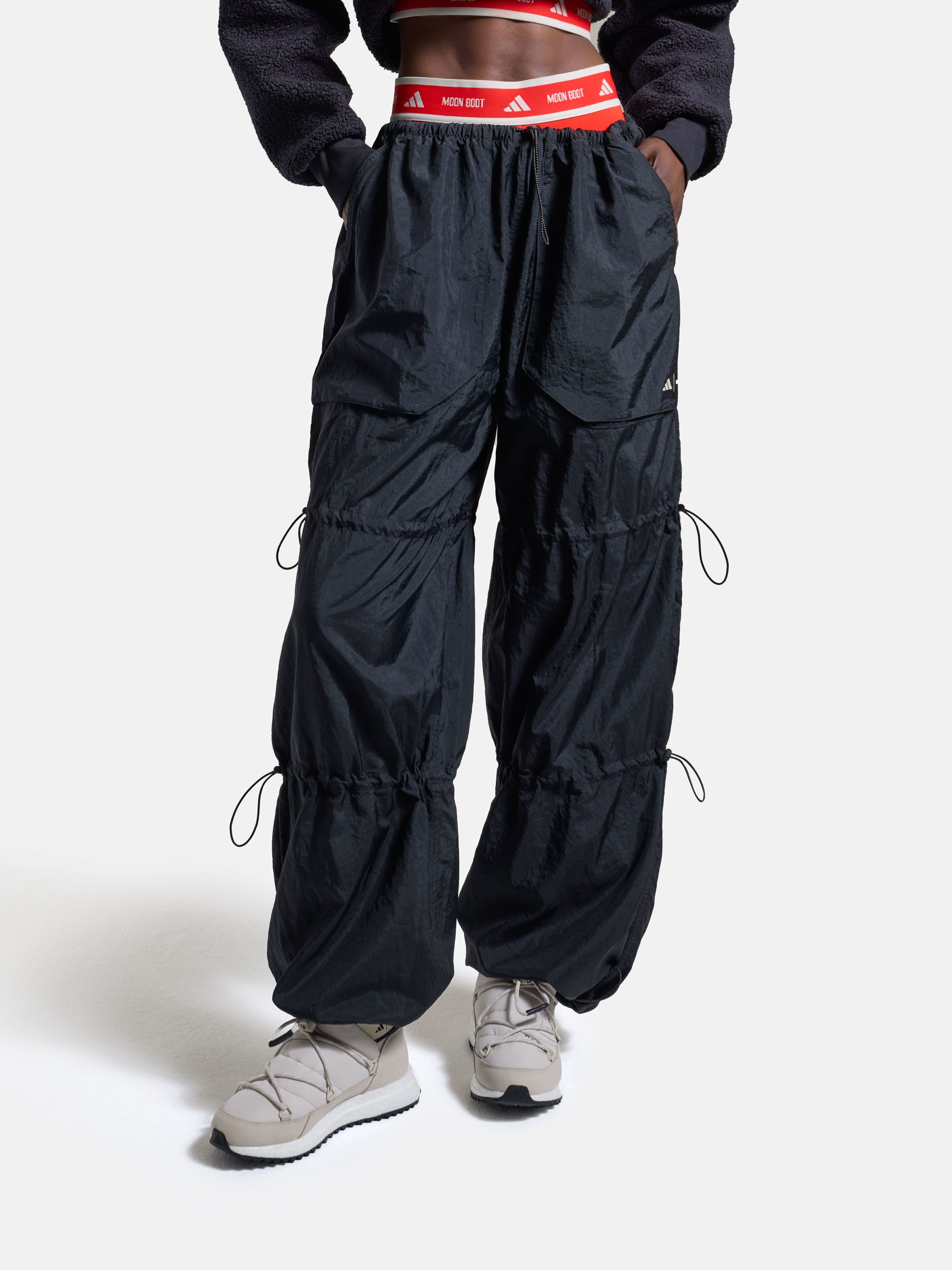adidas x Moon Boot Parachutehose image number 0